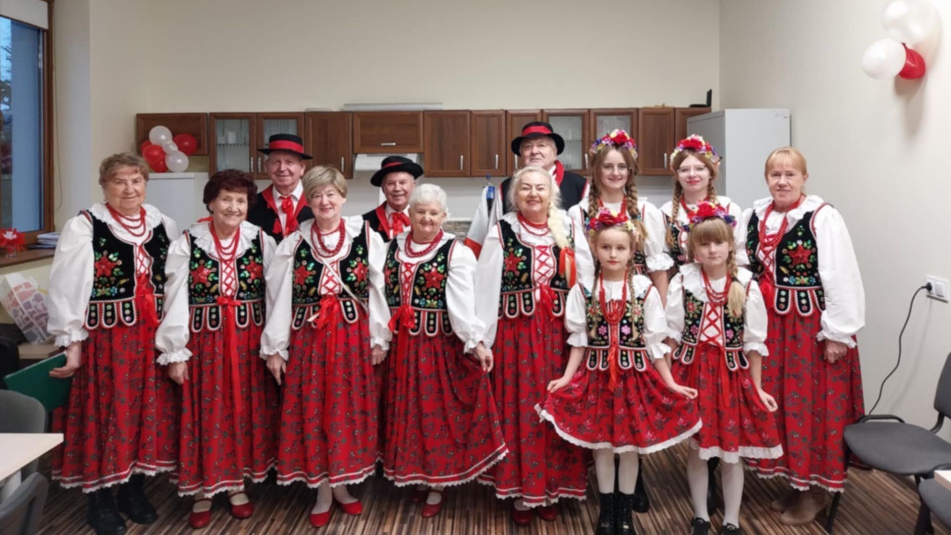 ZESPOŁY LUDOWE NDK PATRIOTYCZNEW BŁOTNIE